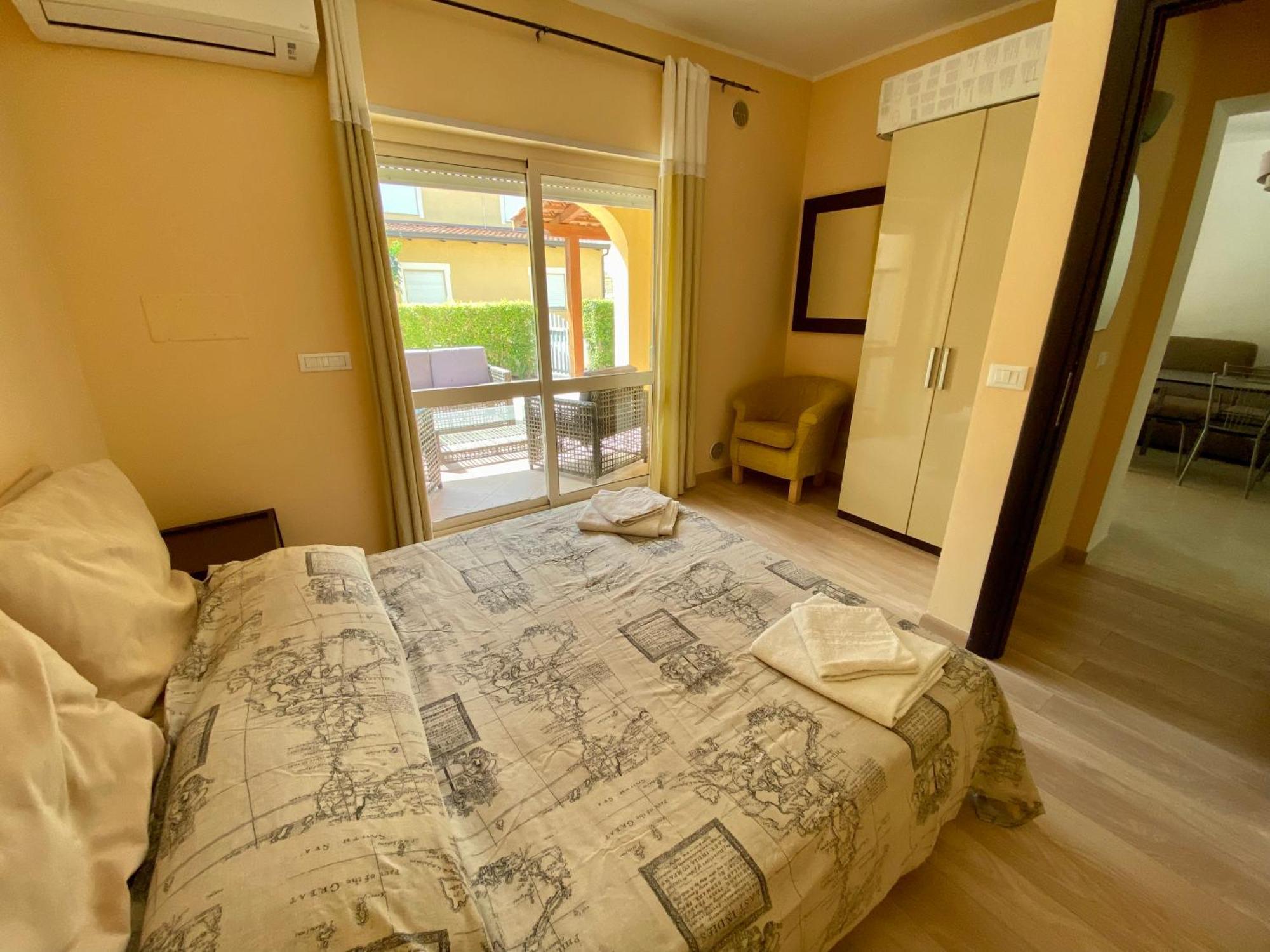 Apartmán Pizzo Beach Club Pokoj fotografie
