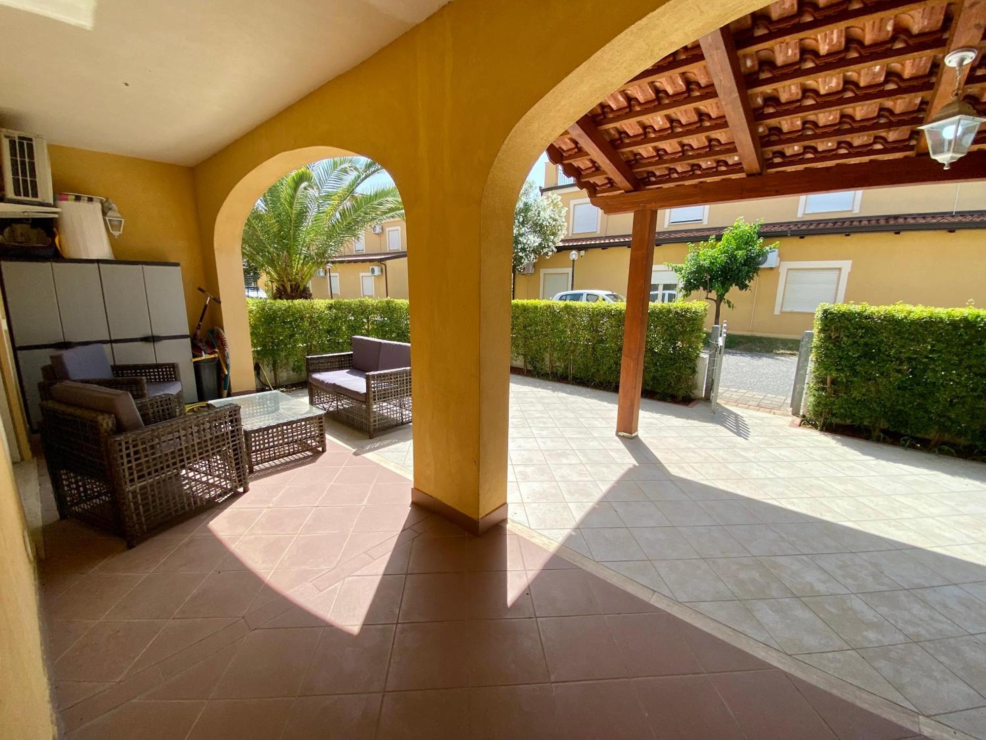 Apartmán Pizzo Beach Club Pokoj fotografie