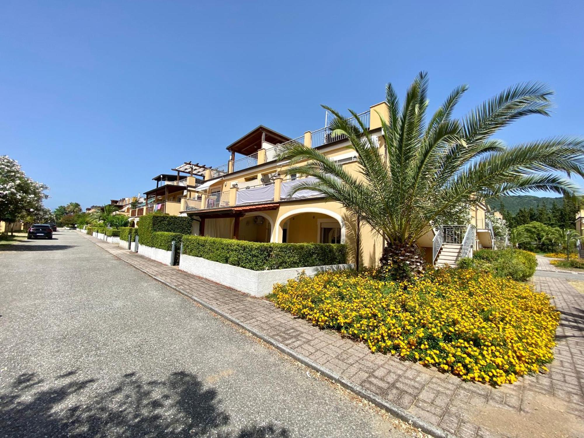Apartmán Pizzo Beach Club Pokoj fotografie
